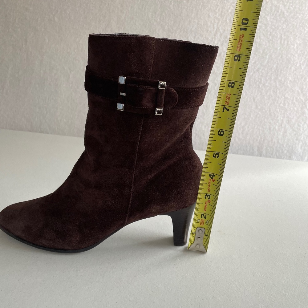 Talbots Brown Suede Ankle Boots Booties Buckle Stacked Heel Classic Size 8 1/2 - Picture 6 of 9